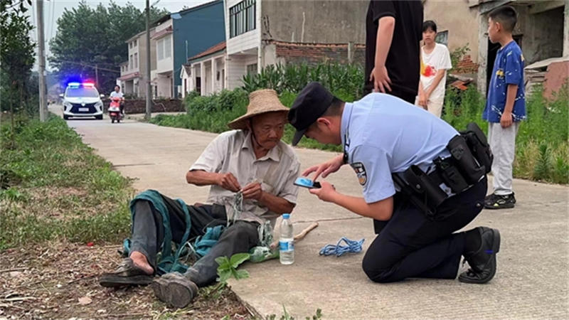 救助困难群众，彰显爱民情怀