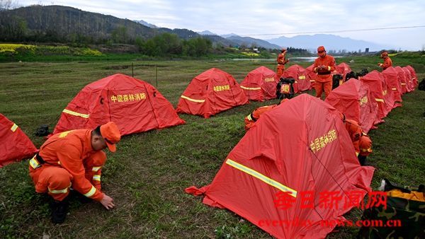 扎实开展帐篷架设撤收训练提高应急保障能力