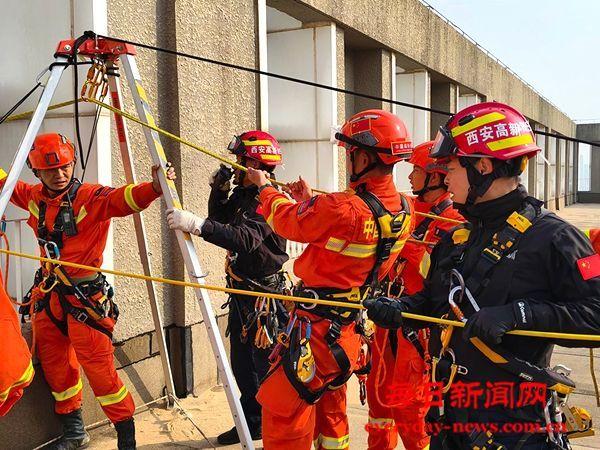 大练兵丨国际消防救援局陕西机动队伍绳索救